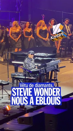 La légende Stevie Wonder en concert à Paris qui interprète le classique Isn’t She Lovely ✨! À l’occasion du 50 ème anniversaire de son album « Songs in the Key of Life » #steviewonder #concert #paris