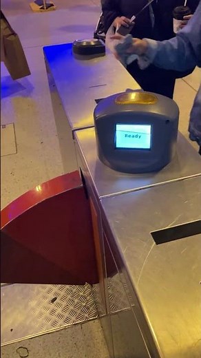 Passing Ticket Barrier (Accessible, Contactless, Cubic AFC) - #Sydney Trains, #Australia (Central)