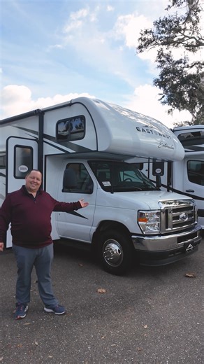 Super Affordable Motorhome #RV #campertour #mattsrvreviews #motorhometour | Matt's RV Reviews
