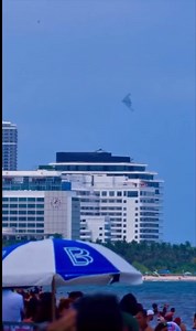 Video via @Miami Heaven B-2 Spirit flying over Miami Beach Wait for it!!😍😍 #foryoupage #fyp #fypシ | AviationPilot