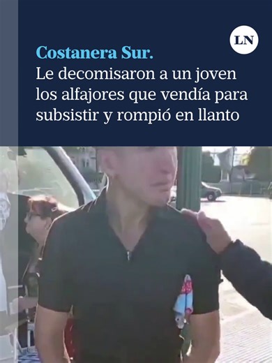 Inspectores de Espacio Público e Higiene Urbana de la Ciudad de Buenos Aires confiscaron la mercadería de un vendedor ambulante el pasado lunes 13 de abril. Los funcionarios justificaron el procedimiento en la falta de habilitaciones municipales y controles de bromatología sobre los alimentos. El trabajador perdió su principal fuente de ingresos y quebró en llanto, secuencia que fue captada en video por la cámara de uno de los testigos.