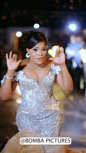 LOOK AT HER WEDDING DRESS LOOKS MARVELOUS | ‪@bombapicturess‬ #weddingphotography | CALL 0652732633