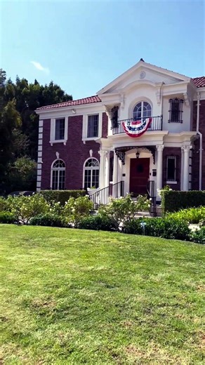 Southern Colonial Style House in LA