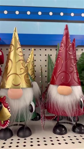 8.8K views · 526 reactions | It’s Wednesday… what else can I say! 浪 #gnomeandbackyard #holidaydecor #wednesday #christmasiscoming #christmas2023 #ilovemyjob #smile | Gnome & Backyard | Facebook