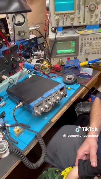 #CDL #hunters #CB #94E #truckdriversoftiktok #trucks #truckdrivers #military #@CDLLife