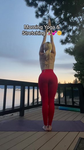 Goodmorning loves🌞💕 #fittok #yoga #pilates #fitnessroutine #yogaflow #fitnessmodel