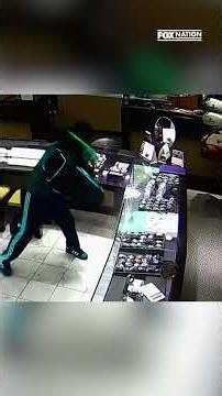 A smash-and-grab turned into a swing and a miss.🔨