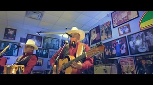 Fara Fara Dúo - Necesito Dueña (En Vivo) | Fara Fara Dúo