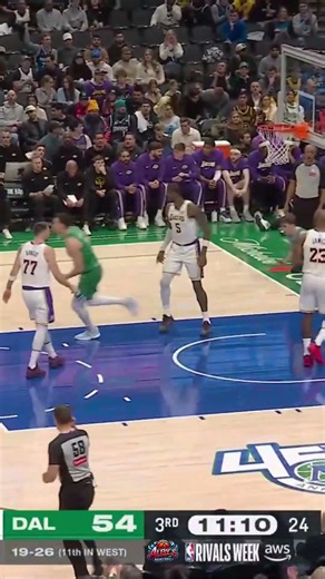 Flagg's signature drive leaves 'em speechless.