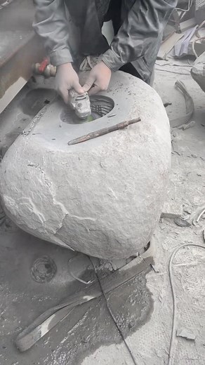 Stone Elevates Your Outdoor Space—Simple, Durable, & Cute! Your courtyard gets a glow-up with natural stone: tough paving stones make smooth natural stone flooring, while stone walls and landscape stones add charm to your patio landscape. Even a small stone vanity (for that outdoor sink!) ties your outside design and decor together—no fussy upkeep. Tag a friend who’d love this, or share your dream stone setup below! 🪨 #stone #granite #naturalstone #stones #construction #stonelaminates #StonePro