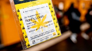 Gegen Stress in der Weihnachtszeit: BVG verkauft essbare Hanf-Tickets