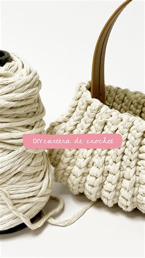 Tutorial express para hacer la cartera a crochet que se usa en TODOS lados ✨ Es fácil, queda hermosa y es el accesorio ideal para el verano. Materiales + paso a paso → ¡Todo acá!  | BOTÓN ONCE-Mercería y Lanera Mayorista | Facebook