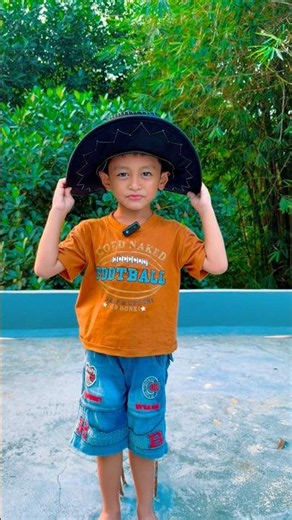 LAGI PANAS PAKE TOPI