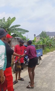 30K views · 372 reactions | (BLIND DATE) See how she treated this guy because he sells pure water SOME PEOPLE CAN BE SO BAD OOO ... please what's your take on this ? Also share this video | MAZI IBE tv | Facebook