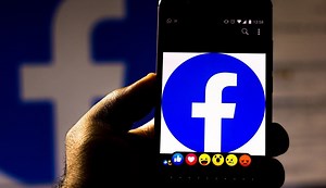 Cómo transmitir y poner una radio online en Facebook 2024