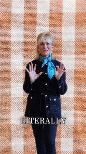 Featuring my uninvited guest Devina Decorator' 🫣