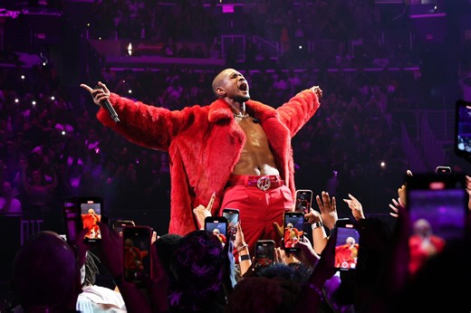 Usher TRIUMPHS with Huge Hits at Launch of ‘Past Present Future’ Tour in Washington