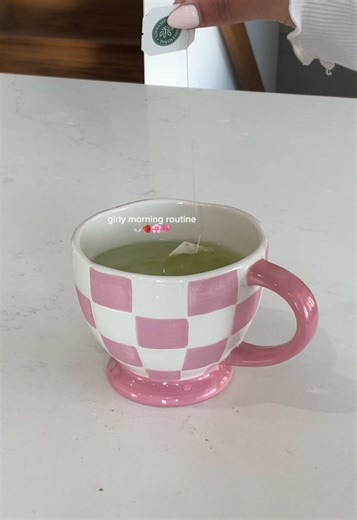 girly morning routine 🎧🍓🌸🎀 #girlymorning #aesthetic #selfcare #skincare