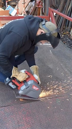 Blink and you might miss it! The drop deck trailer rebuild was easily 100 hours of work… WAY more effort than I expected but in the end it’s a robust piece of equipment I’ll be using for years to come. So much welding, so much grinding… Check out the video on my YouTube channel to see the process!! #make #maker #handmade #makeeverything #trailer #rebuild @lincolnelectric @pferd_na #weld #grind #steel #fabricator | Make Everything