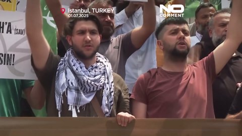 Istanbul protesters target LeMan magazine over controversial cartoon