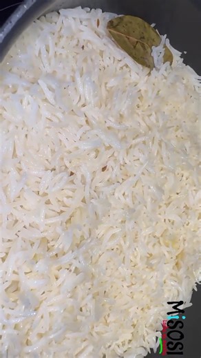 Perfect Basmati Rice Every Time 😋🔥 Learn how to make perfect basmati rice with a rich, delicious aroma that will have everyone asking for seconds. This no-fail, fluffy, fragrant basmati rice comes together in just 20 minutes so easy to make on the stove! Follow my simple tips to get tender, separate grains every time, perfect for curries, stews, or any meal you love 🍚✨ INGREDIENTS: • 3 cups basmati rice • 2 tbsp ghee • 2 tbsp butter • 2 tsp salt • 4 cups hot water • Bay leaf • Cardamom pods •