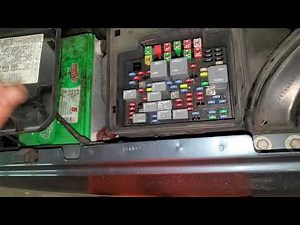 2006 Chevy Silverado AC Compressor Fuse & Relay Location