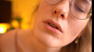 【亲亲 ASMR助眠】你的英语老师与你谈心并给了你一个甜甜的吻❤️…