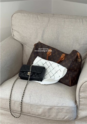 Busy doing my vision board for 2026 ⭐️ #rebrand #SelfCare #visionboard #rebranding #reset