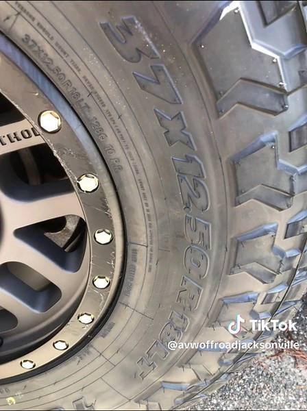 2020 ram 2500 bilstein level springs, bilstein resi shocks, 18” method racing wheels, 37” toyo trail rt tires.