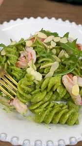 182K views · 1.8K reactions | Fusilloni cremosi e saporiti...la cena è pronta! Ci pensa la nostra Resident Chef Creator @lulugargari https://ricette.giallozafferano.it/Pasta-con-pesto-di-rucola-e-gamberi.html | Giallozafferano | Facebook