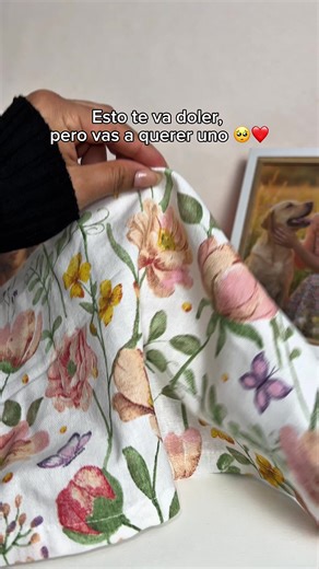 Consigue el tuyo en mi perfil 🥰🔗🐾🛍️ . . . . Es como volver a tenerlo de nuevo. 🥹 Es más que un holograma, es su viva imagen en una cajita para siempre.🐾 ❤️ #holograma #mascotas #mascotastiktok #mimejoramigo #memorialdemascotas Este pequeño holograma de mascota en 3D guarda mucho más que una imagen… guarda amor, compañía y todos los momentos que compartimos. Aunque mi mascota ya no esté conmigo, su presencia sigue viva aquí, recordándome cada día que mi bebé peludo nunca se fue del todo.