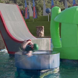 Ladies first, Mr Basket! | Wipeout