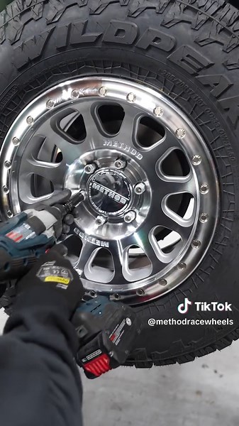 Who’s seen @throtl’s latest 4th gen 4Runner build? 👀 Sitting on the 709-HD Bead Grip with the 709-HD Impact Ring in Raw 🔥 #Methodracewheels #Toyotawheels