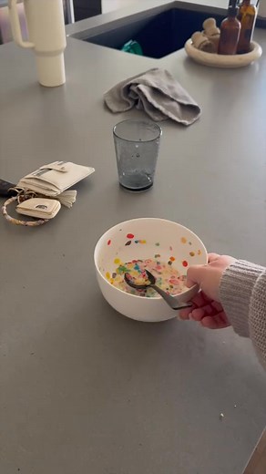 Quick kitchen cleaning with @O-Cedar ProMist MAX Microfiber Spray Mop! Love the reusable pad that you can toss in the w | Catherine Benson