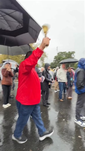 Judging is officially complete, and our Louisiana float looks incredible! 🌹 This moment is the result of true teamwork, from our riders and sponsors to the planners, designers, and dedicated decorators who brought every detail to life. So grateful for everyone who worked together to showcase Louisiana on this world stage. Explore Louisiana Visit The Northshore Rose Parade Louisiana Seafood Promotion and Marketing Board Explore Houma Cajun Coast Visitors & Convention Bureau Tangi Tourism John Fo