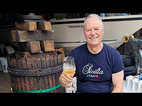 Making White Wine at Home - the all natural, traditional way - no sulfites