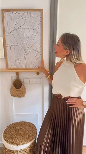 HIDE THE LIGHT PANEL TRICK. Do you like this idea? #home #cleaning #tricks #tips #decoration