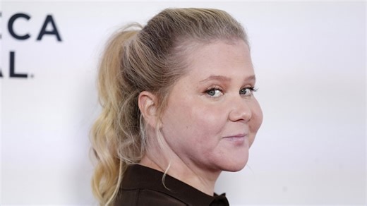 Before & after pics of Amy Schumer make her 'Ozempic face' obvious