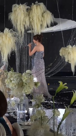 🇨🇳 谦卑不是退让，而是看透后的温柔 🇬🇧 Humility Is Not Retreat, but Tenderness After Understanding