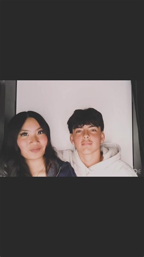 Cute Photobooth Moments: Love & Relationships in Photos