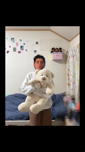 2段ベット解体して1段にしたの🥹💖 来週IKEAにベット買いに行くから楽しみ💝もう決まってるんだ‼️‼️‼️‼️‼️ 一人部屋はできてから1年くらいだけど、今日ちゃんと部屋作り始めた‪🙄‬ #13世代 #fyp #バズりたい #おすすめ #万バズ