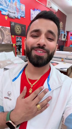 Tommy Hilfiger Fashion Overview in Retail Setting