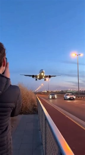 The Moment the Sky Explodes #PlaneSpotting #RealAviation #JetLanding | JetDrift