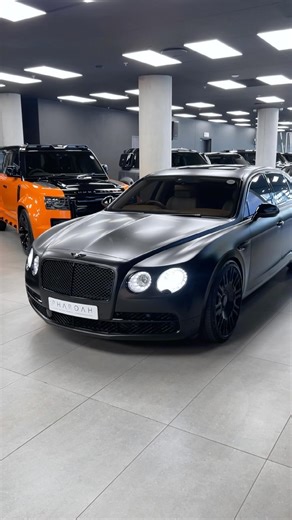 Indulge in unrivaled luxury with the 2016 Bentley Flying Spur W12. With just 61,000 km and priced at R2,199,000.00, this exquisite sedan combines opulence with breathtaking power. Are you ready to elevate your driving experience to new heights? #pharoahauto #pharoahgroup #sandton #southafrica #BentleyFlyingSpur #W12Power #LuxuryRedefined | Pharoah Group