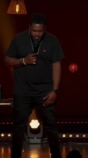 175K views · 1.8K reactions | Un comique qui défie toutes les règles sur scène, à ne pas manquer. #standup #scene #humour | Rires et comedies | Facebook