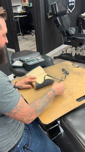 Left hand vs right hand drawings Always fun challenging myself and seeing what i can with my non dominant hand! Done at @nextwavetattoo Mesa, Arizona 🗺️ #artwork #artistlife #tattoodesign #artist #creativeprocess #artchallenges #tattooartist #arizonatattooartist #cheyennetattooequipment #art | Kenneth Shaw Tattoos