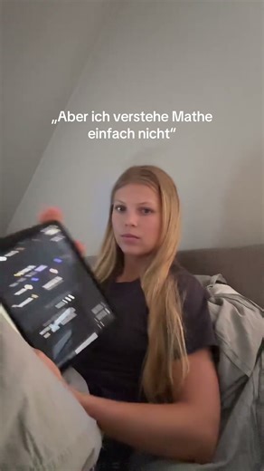 Wenn Mathe keinen Sinn macht bis du AstraAI probierst 📘✨ #shorts