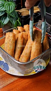 636K views · 7.1K reactions | Crispy Fried Lumpiang Gulay – Filipino Vegetable Spring Rolls Recipe Discover how to make Fried Lumpiang Gulay, a classic Filipino vegetable spring roll. Crispy, savory, and perfect as a snack or side dish – easy to cook and packed with healthy veggies! #LumpiangGulay #FilipinoFood #SpringRolls #VegetableLumpia #CrispyLumpia #PinoyRecipes #AsianSnacks #FilipinoRecipes #PlantBasedSnacks #FriedSnacks #LumpiaLover #HomemadeLumpia | Yummy Kitchen | Facebook