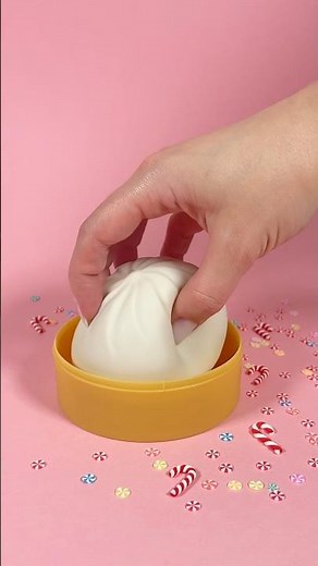 Dumpling Squishy – Your New Squeeze! 🥟🙌 Perfect for fidgety fingers, relaxation sessions 😌