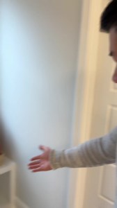 371K views · 38K reactions | Les presentamos el primer tour de nuestra Hung House❤️ nuestra parte favorita, EL BAÑOOOO 藍❤️ #chinoylatina | Chino y Latina | Facebook